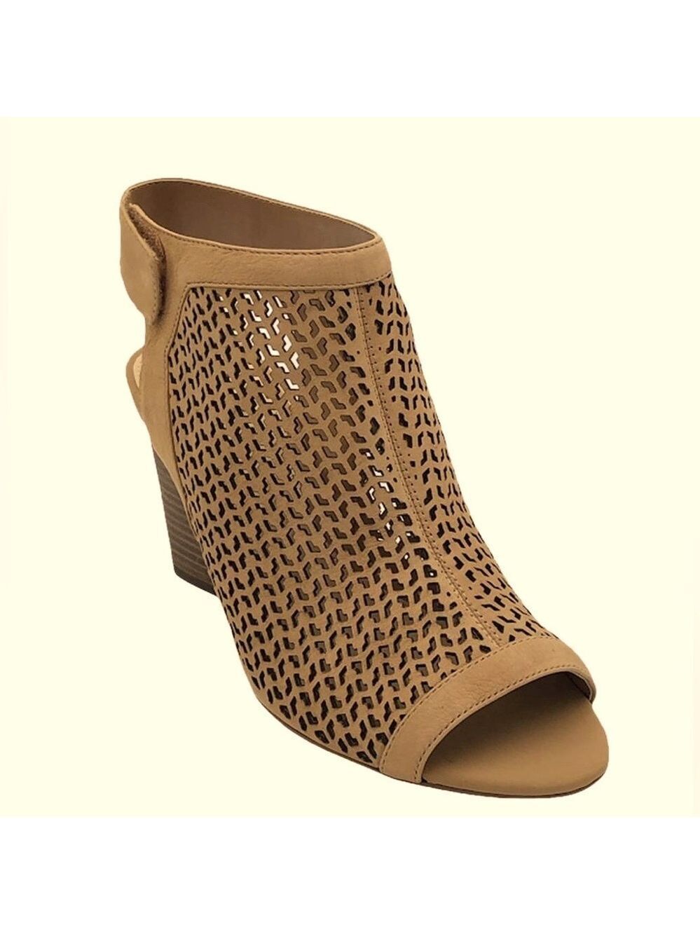 Vince Camuto Nude Dastana Perforated Peep Toe Sandal - Size 7.5